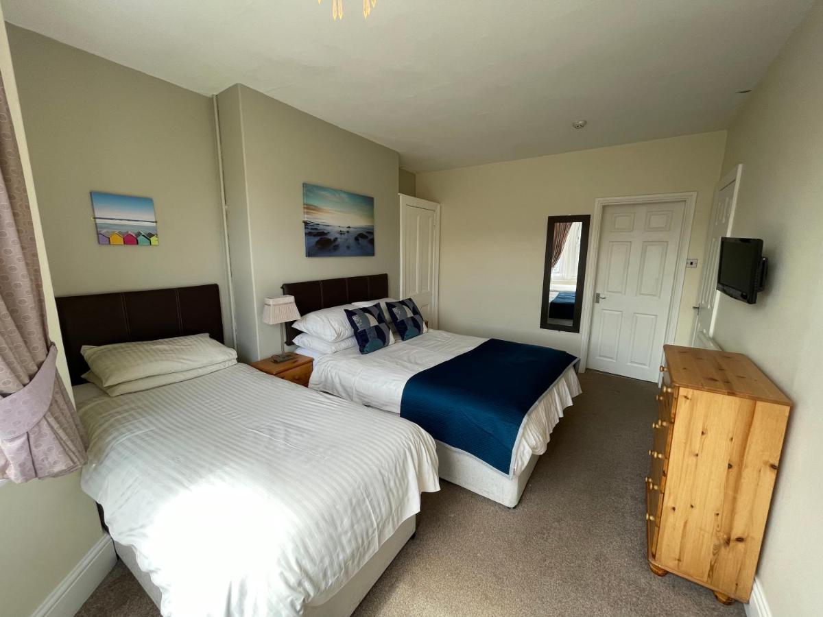 45 The Square Holiday Apartments Scarborough Extérieur photo